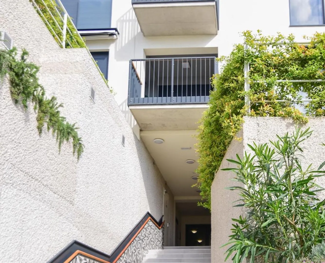 ספליט Beachfront Apartment With Private Garage And Amazing Balcony With Seaview קרואטיה